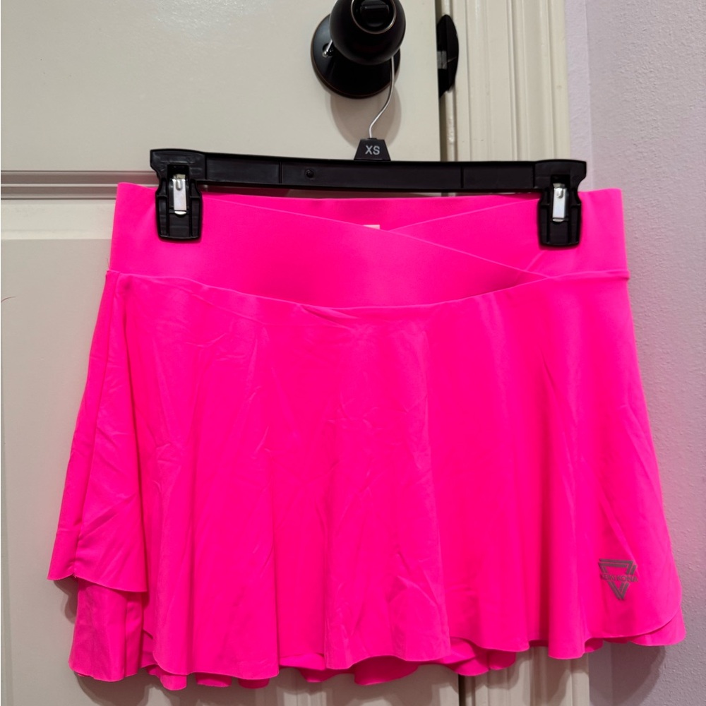 NEVER WORN Athletic stretchy cross skirt